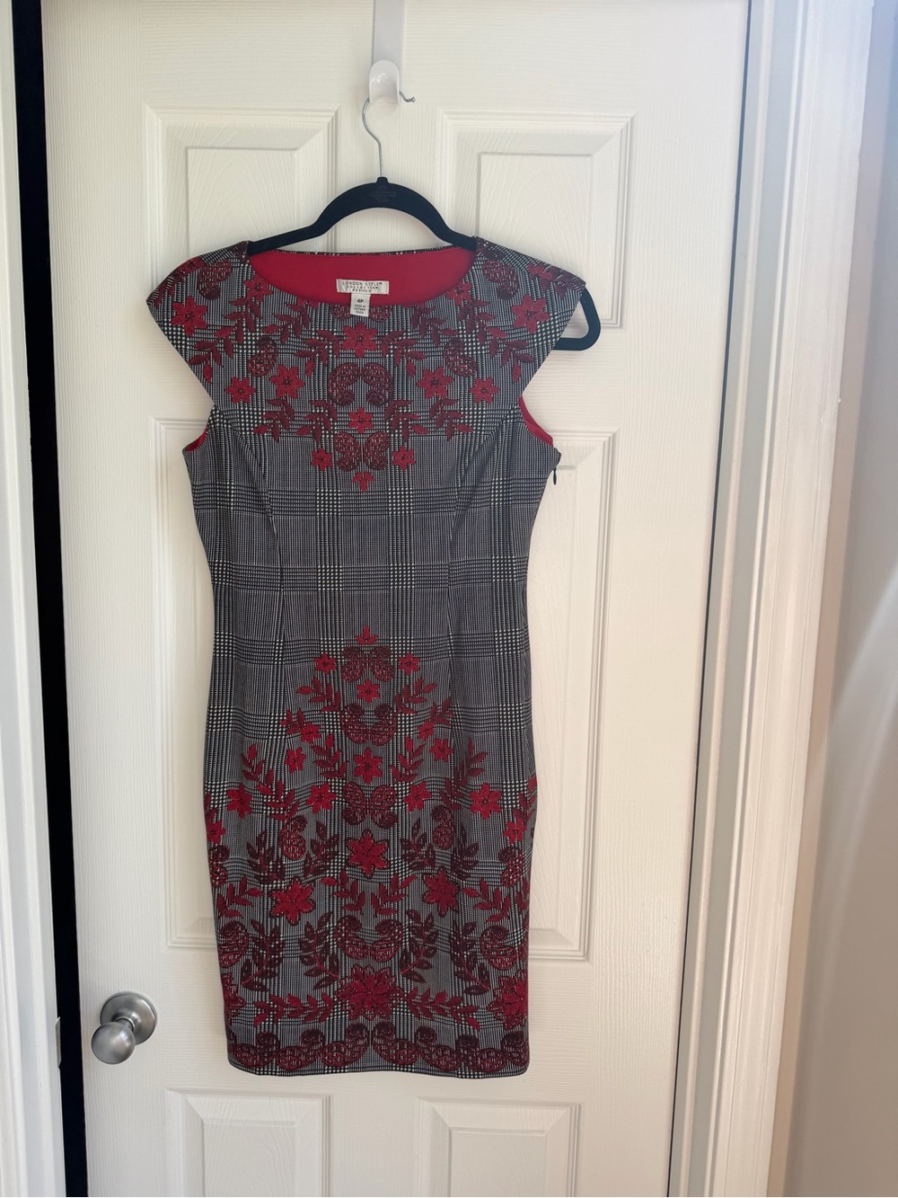 London Style Gray Plaid Midi Dress with Red Floral Embroidery